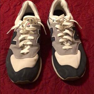 Men’s size 13 New Balance shoes